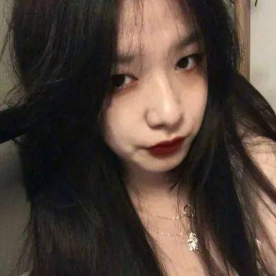 时尚女孩试衣间